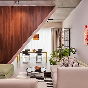 Bed and breakfast New Beautiful Design In West, Ámsterdam