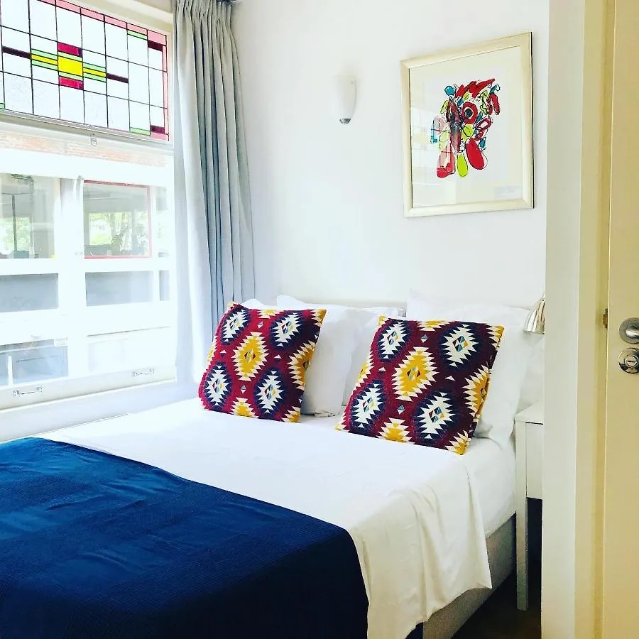 Mercedes Bed&Breakfast Άμστερνταμ 0*,